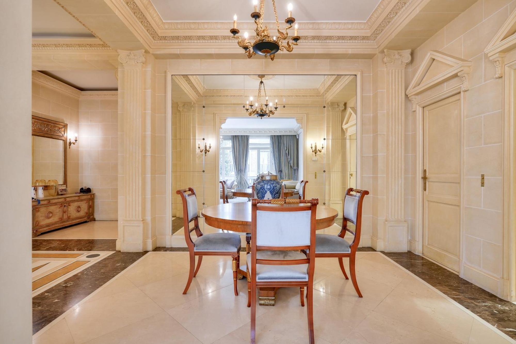 Royal Montaigne Appartamento *